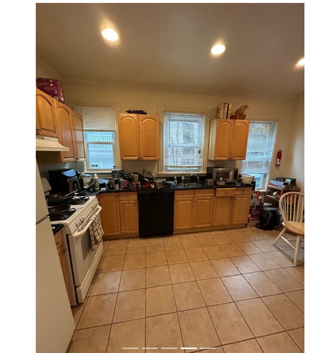 Photo - 94 Hillside St