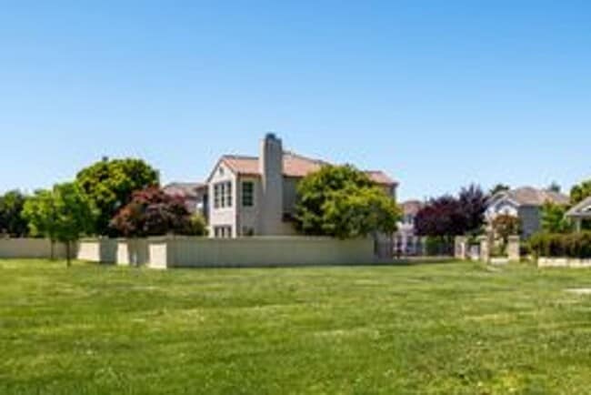 Photo - Private 4-Bedroom Cul-de-Sac Home with Hot Tub & Two Living Areas