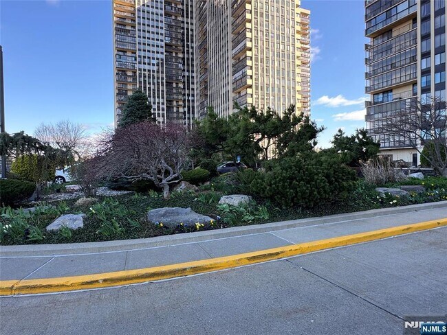 Photo - 200 Winston Dr Unidad 3018