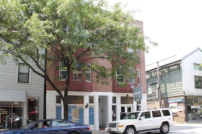 Photo - 843-845 W Armitage Ave