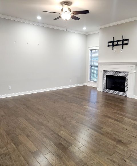 Photo - 620 Montrose Dr