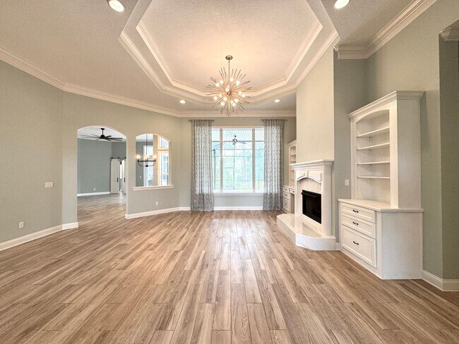 Photo - 642 Port Charlotte Dr