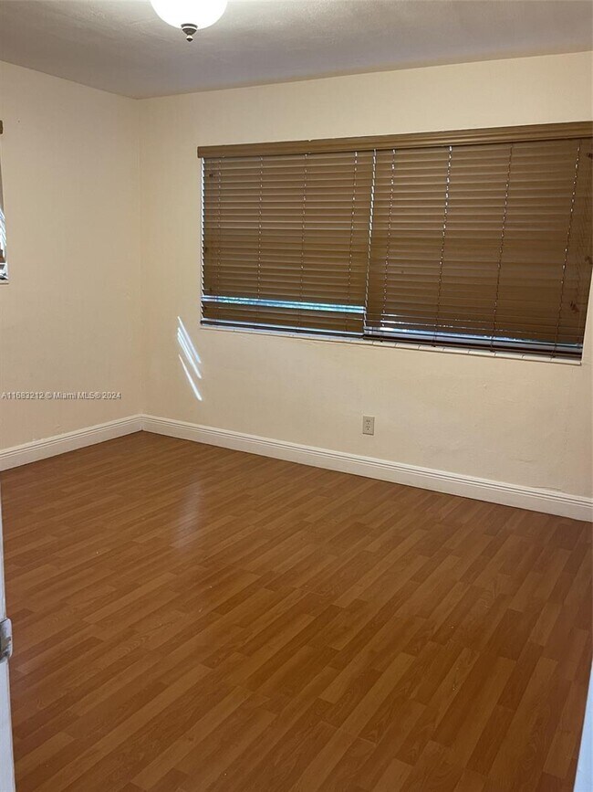 Photo - 19621 NE 18th Ct