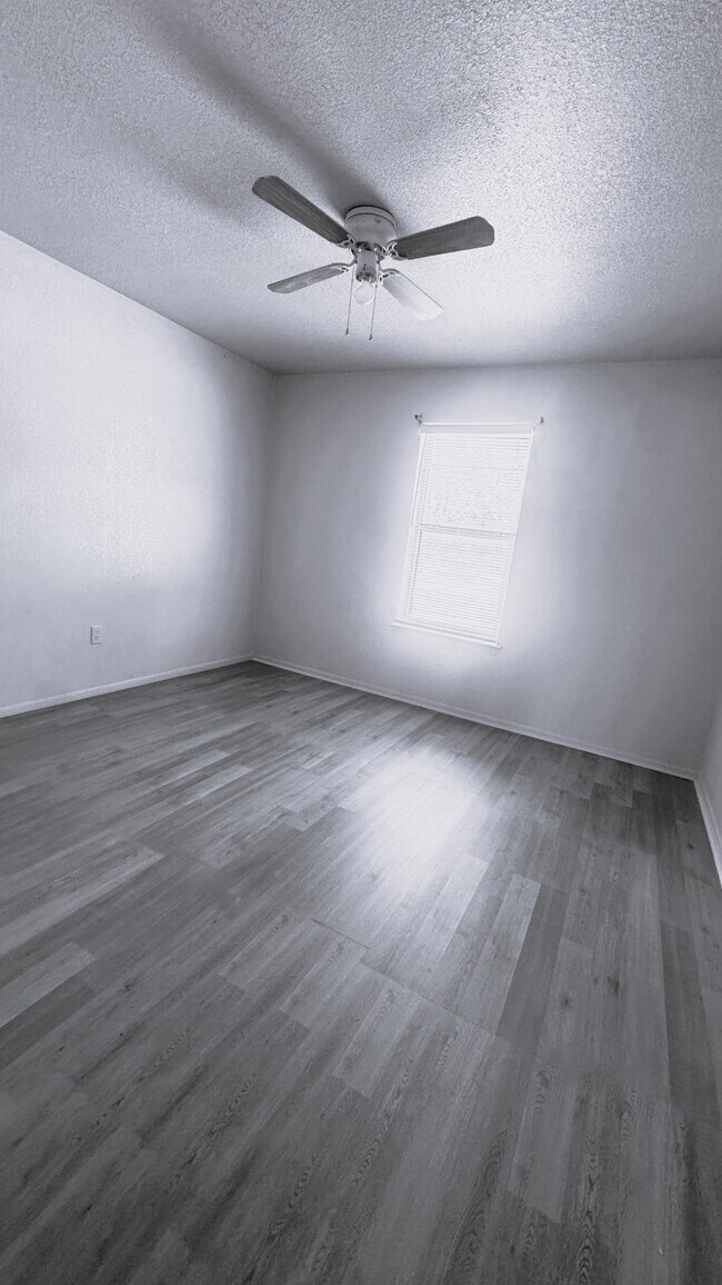 1102 Circle M Dr Unit C