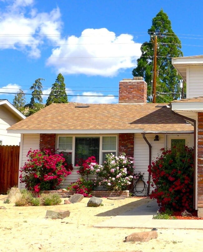 One Bedroom, One and a Half Bath Home in S... - One Bedroom, One and a Half Bath Home in S...