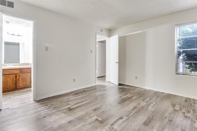 Photo - 3930 Portland St