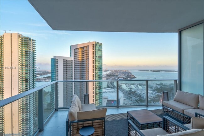 Photo - 851 NE 1st Ave Unit 4207