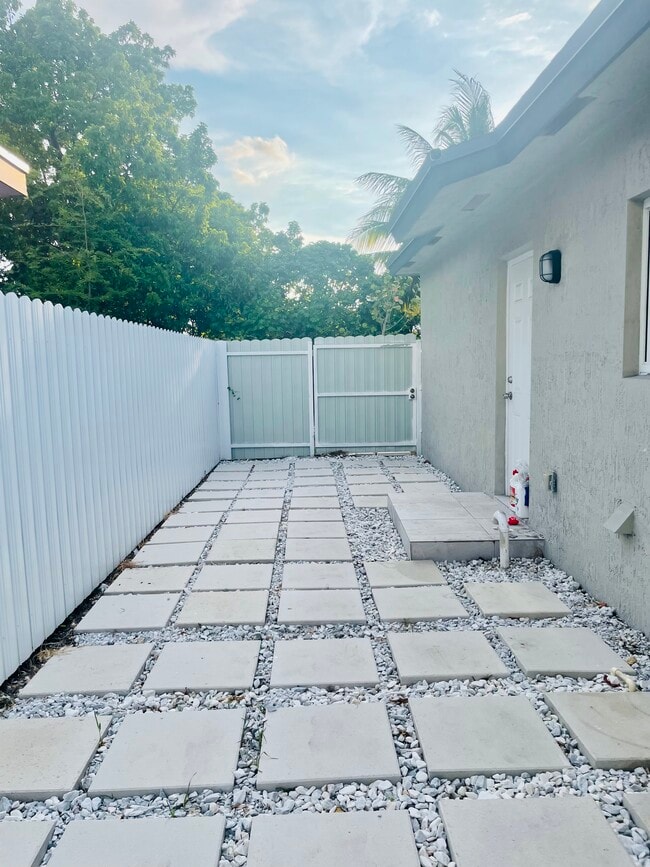 Photo - 5308 NW 29th Ave Unit 1