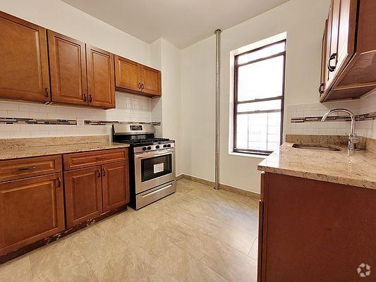 Building Photo - 2 bedroom in BRONX NY 10458 Unit 5D Rental