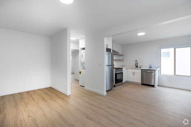 2BR, 2BA - 900SF - Living Room