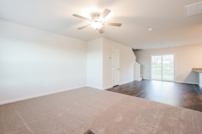Photo - 2127 Southlea Dr
