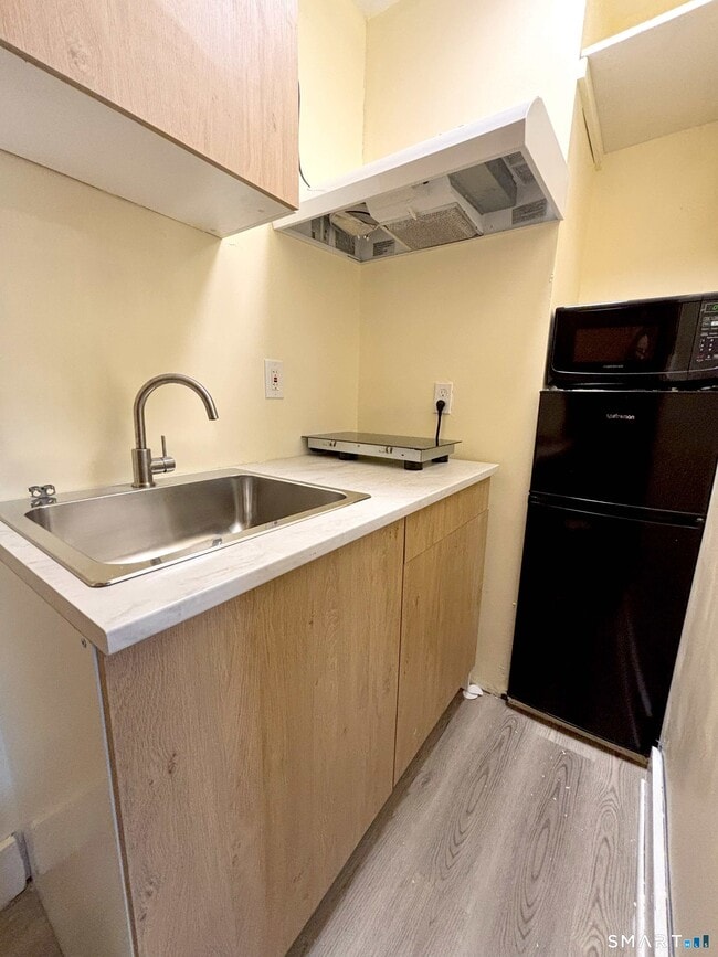 Photo - 324 Curtis St