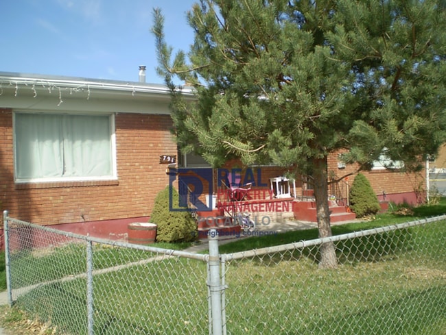 Building Photo - 791-793 McKinley Ave Unit 791 1/2 McKinley