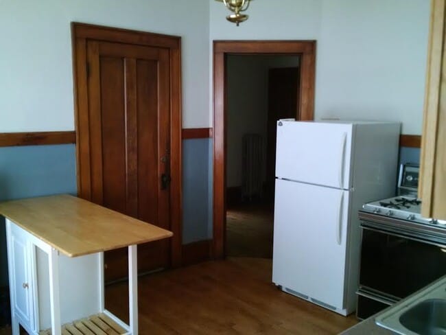 Photo - 2957 N Frederick Ave Unidad lower flat