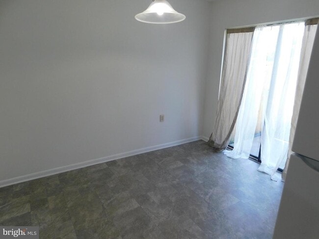 Photo - 111 Cameron St