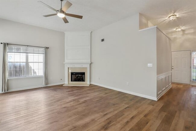 Photo - 2295 Winthrope Way Dr