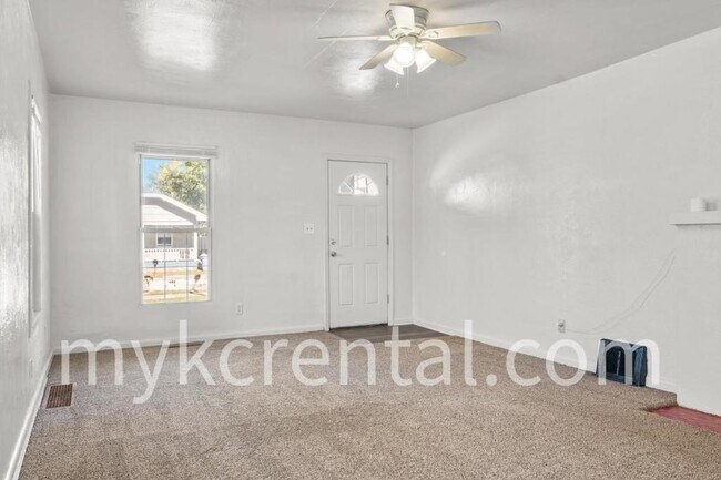 1131 Hasbrook Ave