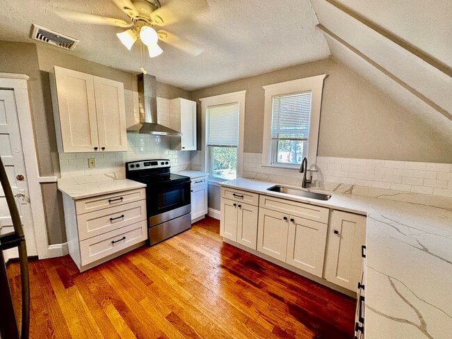 Building Photo - 42 Raddin Grove Ave Unit #3