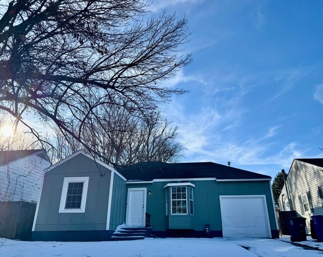 Building Photo - 2 Bedroom 1 Bath walking Distance to TU