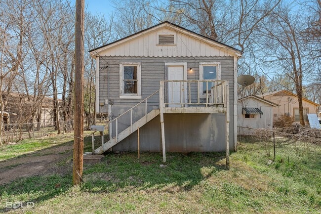 Photo - 2562 Lamar St