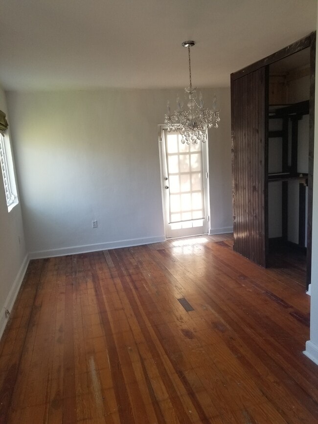 Photo - 100 NE 43rd St