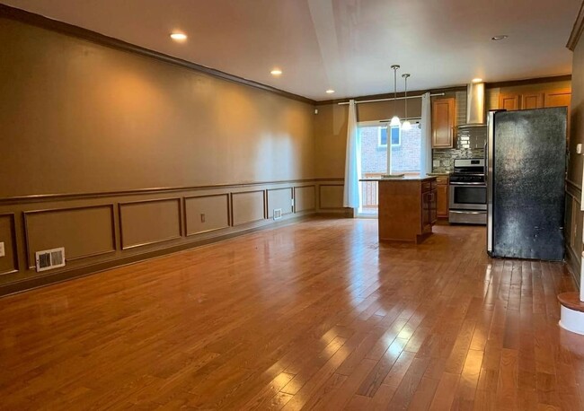Photo - 348 Glen Echo Rd House