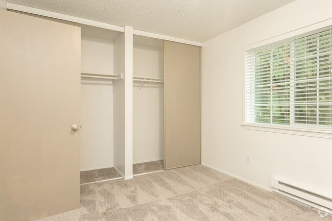 2HAB,1BA-900 ft² - Woodcreek