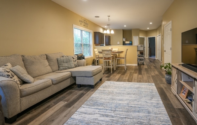 Photo - 126 S Beckman Dr