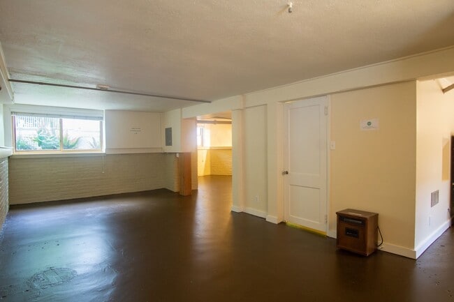 Photo - Amazing Find! Spacious Daylight Basement Studio with Loads of Character! Unit 04