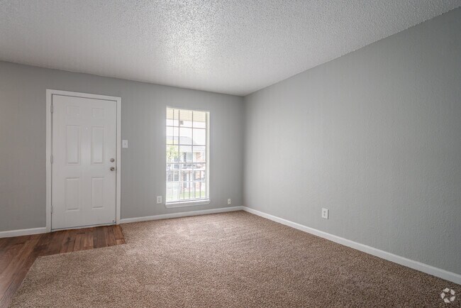 1BR, 1BA - 620SF - Living Room