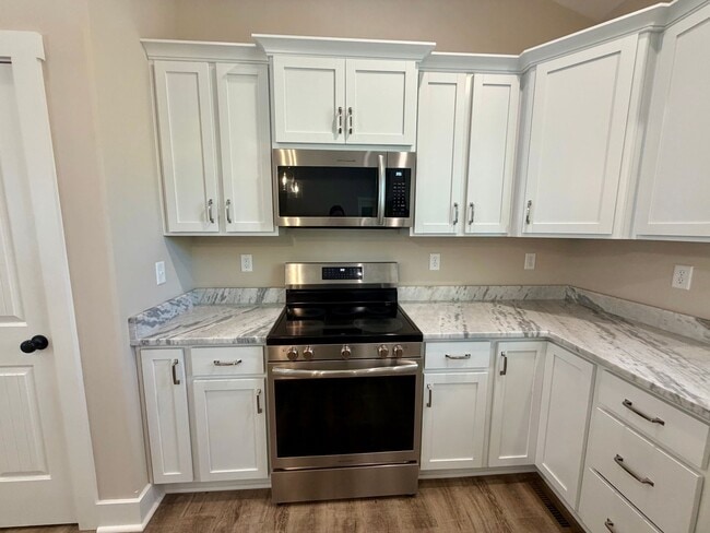 Photo - 319 Merifield Dr