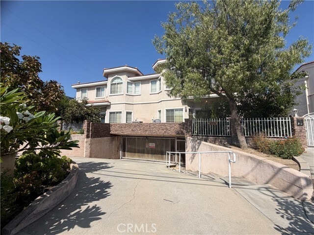 Building Photo - 631 Fairview Ave Unit A