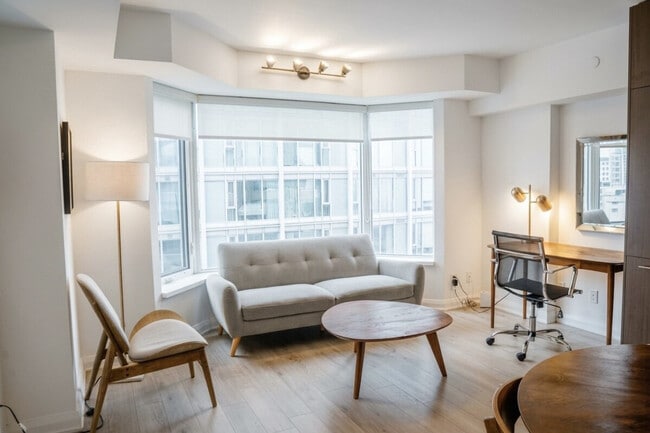 Photo - 55 Avenue Rd Unit SI ID1465889P