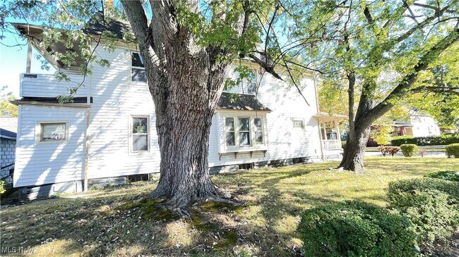 Photo - 4322 Bush Ave