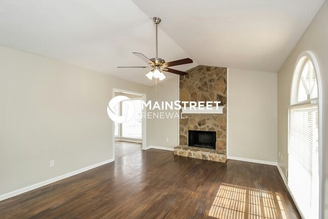 Photo - 3 Bedroom Pet-Friendly Home in Powder Springs, GA with Main Street Renewal