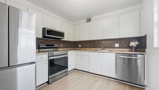 Photo - 13250 SW 4th Ct Unit 318g