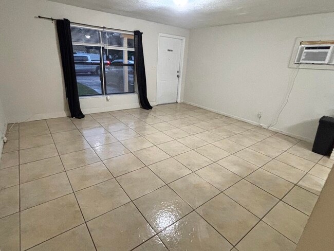 Photo - 2901 NW 21st St