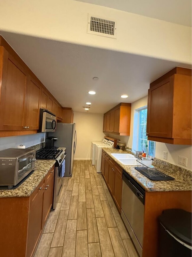 Photo - 17230 Newhope St Unidad 214