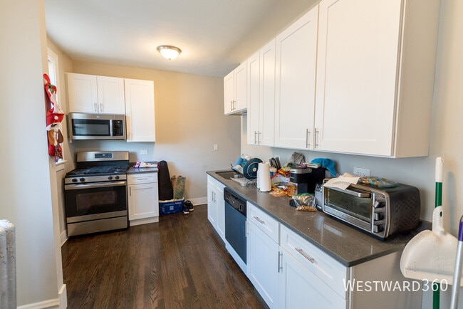 Building Photo - 3545 N Troy St Unit 2