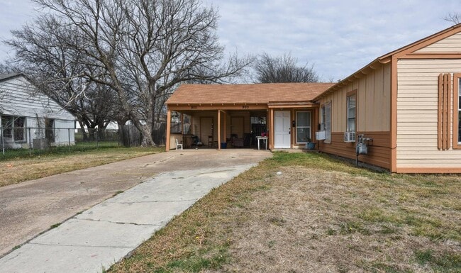 Photo - 903 W Kern Rd