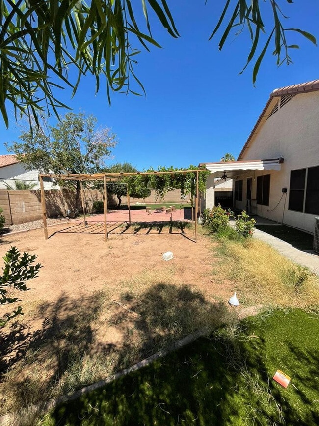 Photo - 2460 E Whitten St