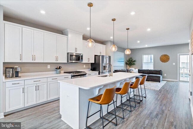 Photo - 5924 Pecking Stone St