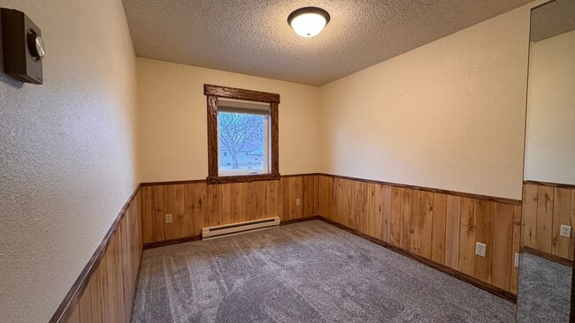 253 W Main St Unit 1