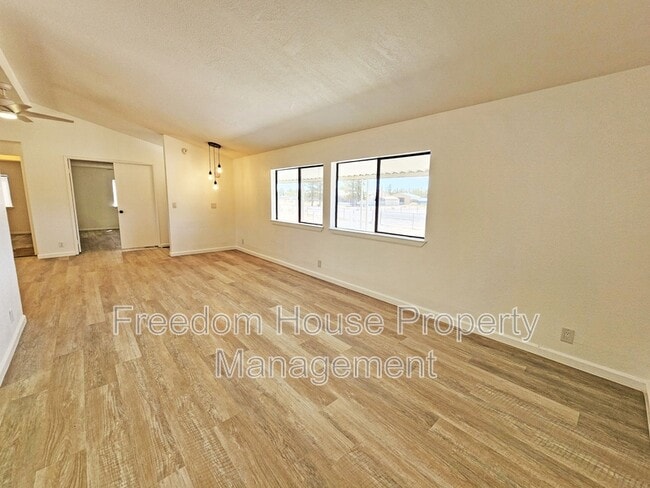 Photo - 1860 W Wilson Rd