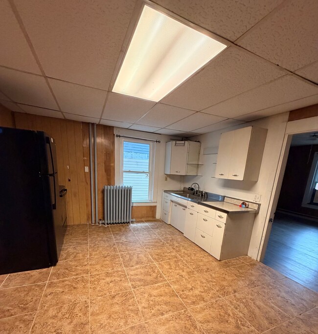 Building Photo - 2 Cross St Unit 2