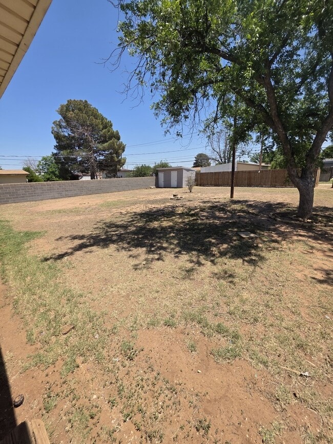 Photo - 3 bed 1.5 bath home, large backyard!