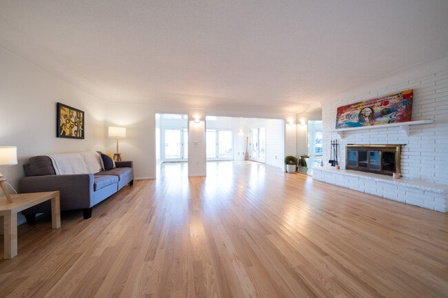 112 Peninsula Rd