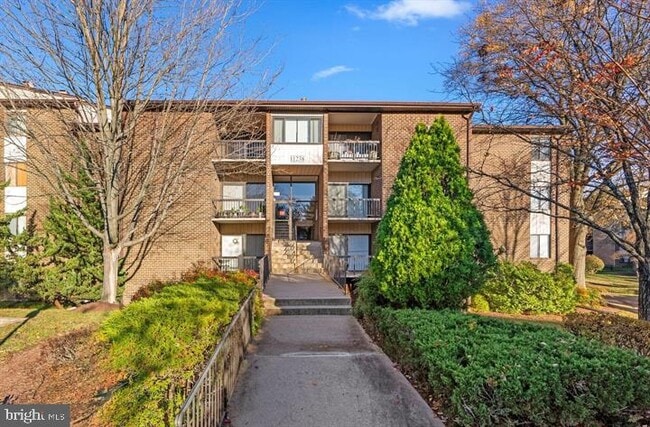 Building Photo - 11238 Cherry Hill Rd Unit 302