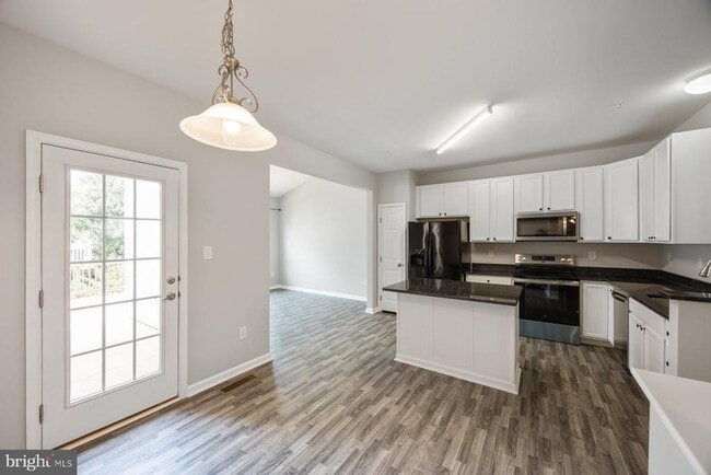 Building Photo - 947 Chase Walk