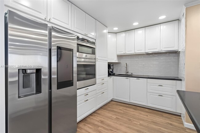 Building Photo - 600 Three Islands Boulevard Unit 604